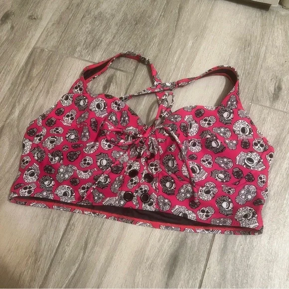 Torrid Skull Print Bikini Swim Top Red Black White Strappy Size 2X - Picture 1 of 10